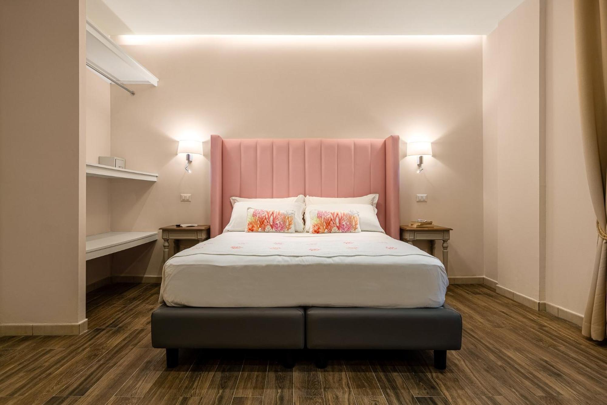 קליארי Onda Marina Suites מראה חיצוני תמונה